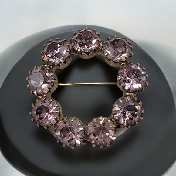 Vtg Circular Rhinestone Brooch Gold-Tone Light Purple Rhinestones Prong Set - Picture 1 of 7